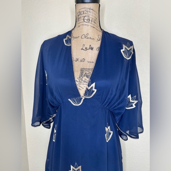 Stevie May Embroidered Leaf Dress V Neck, Lined, Empire Waist Open Back Size XS - Picture 5 of 16